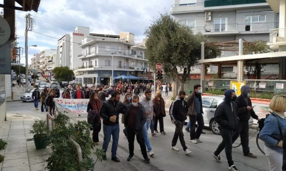 Θεσσαλονίκη: Επεισόδια με πέτρες και μολότοφ στο πανεκπαιδευτικό συλλαλητήριο